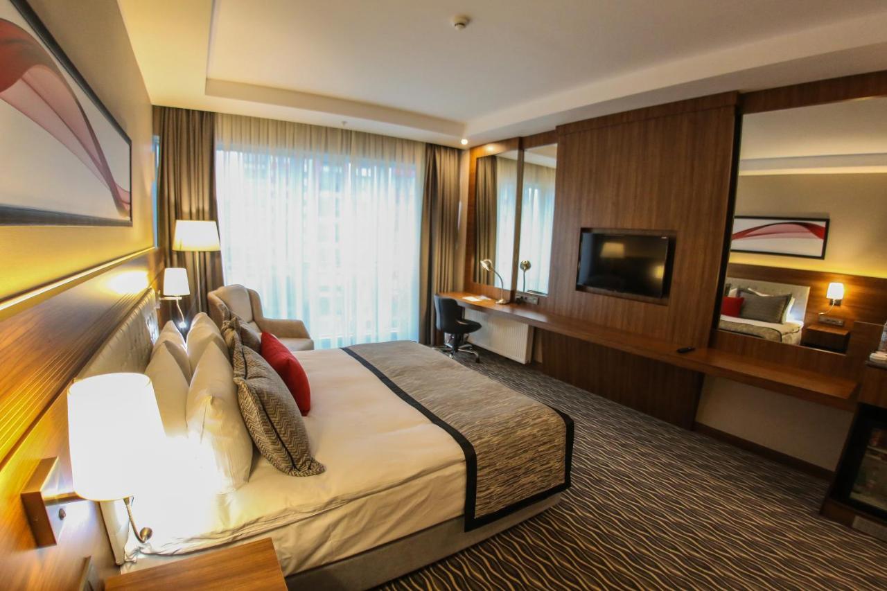 Ramada By Wyndham Nigde Hotell Exteriör bild